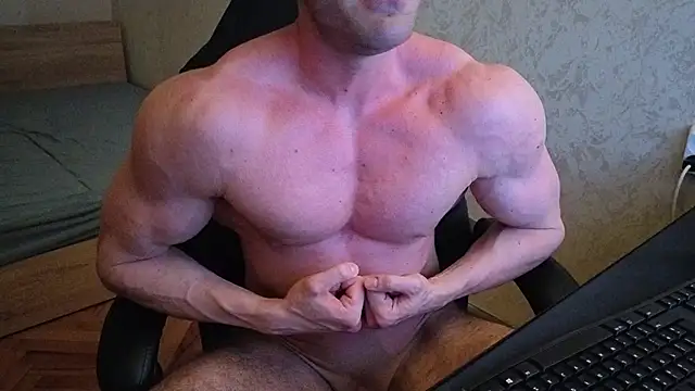 thefitgiant (M young) - Muscle flex show