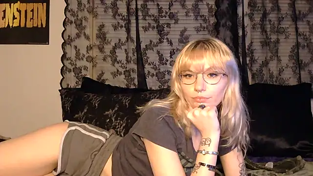 pinupbabe333 on StripChat 