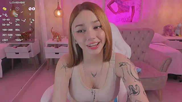 LITTLE-VIVI's Live Sex Cam Show