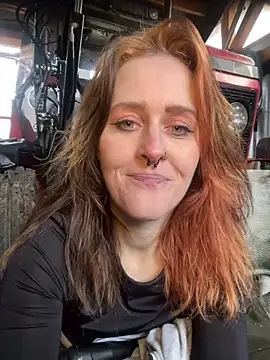 jolenefuego (F young) - Show Ass on a tractor