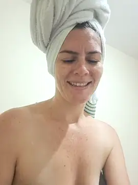 hanny_24 (F young) - shower with cum