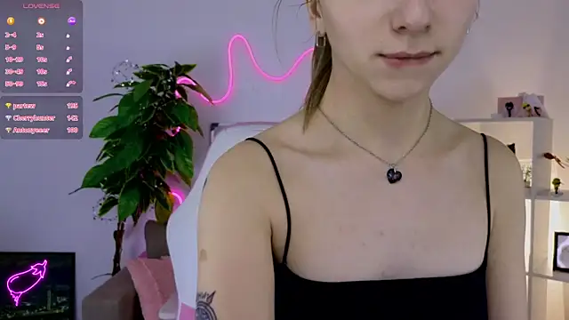 natachristat (F young) - Video anal plug to the last tips