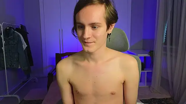 nikompell (M twink) - Suck dildo and be naked