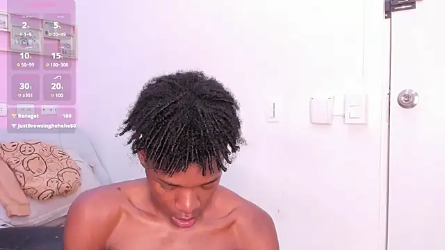 crisbrown_ (M twink) - 🔥NAKED ASS TWERKING DANCE!!🔥