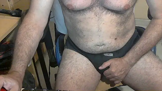 angelgarcia269 (M mature) - darles mucha leche , cum