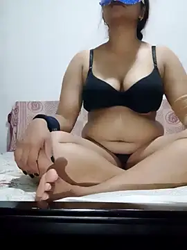 queen_taniya (F young) - Boobs show & Blowjob