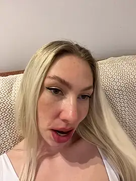 luisabecker (F young) - Massage Pussy & Snap last tip