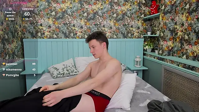 tylerhanry (M twink) - hard cock