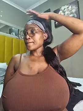 Bustygoddess32