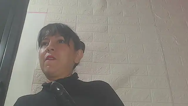 slut_milf - Slut_Milf's free webcam - UK Sex Cams