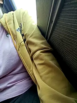 2hotasain4u (F milf) - Spuirt in bus