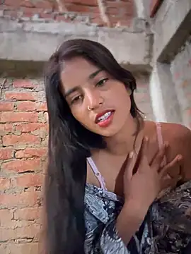 diyasinghh (F young) - Full nude show in public