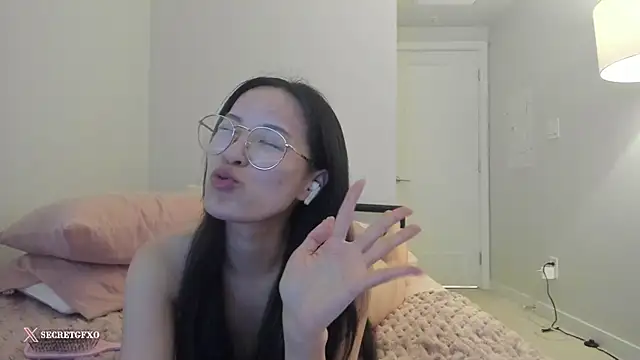 secretgirlfriendxo (F young) - good vibes before I goo :)