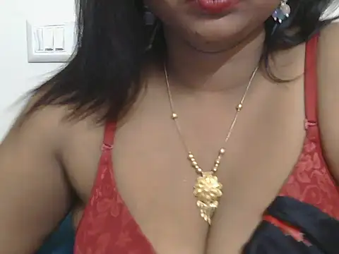 Roohani_Cute from StripChat is Freechat