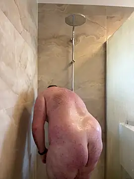 bearlover992 (M young) - make me cum in shower!