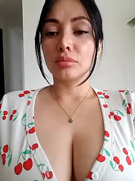 _monicab (F young) - Show boobs