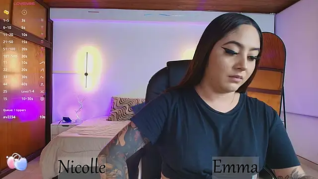 _emma11 (Ask my age) - SHOW BOOBS