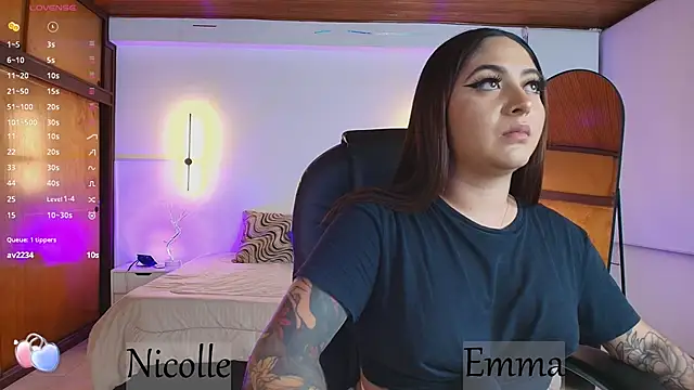 _emma11 (Ask my age) - SHOW BOOBS