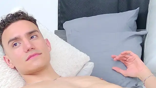 alan_real (M young) - I explode in cum while I fuck my hole!