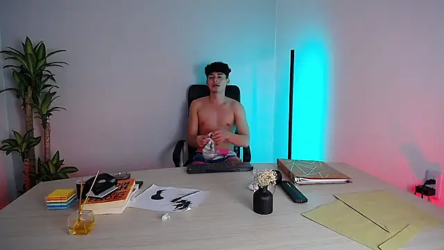 drakecollinss - DrakeCollinss's free webcam - UK Sex Cams