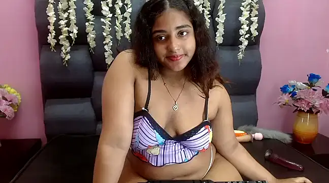 Sofia_Hernandez_ from StripChat is Freechat