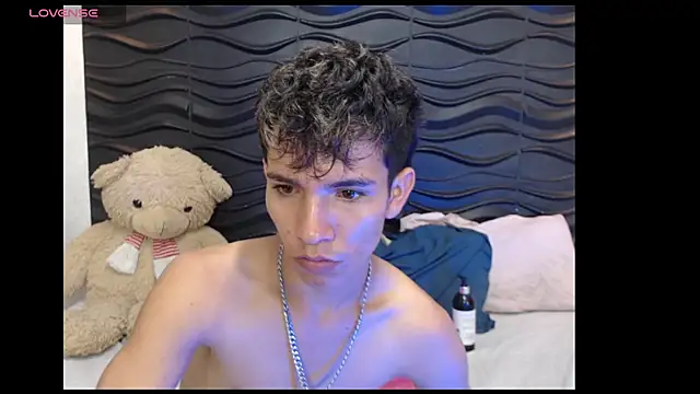 zeus_harrintong (M twink) - SHOW CUM AND DILDO #latino #colombia