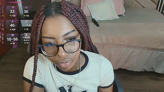 raquel_jones (F young) - Streptease and Oil show🍑