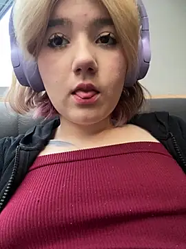 baby__naughty (F teen) - PINCH & TWIST BIG NIPPLES IN PUBLIC