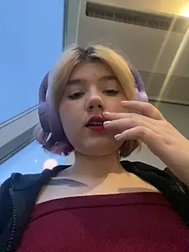 baby__naughty (F teen) - MAKE ME PANTIES JUICY WET IN PUBLIC