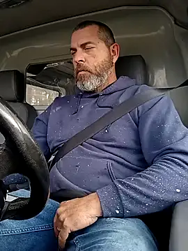 thickdaddy2982 (Ask my age) - Drive with paints off  5 min