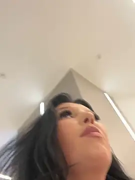 tisha_busty (F milf) - Dirty squirt show at the mall