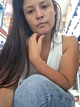 nidia2026 (F young) - Desnuda en la tienda 2 min