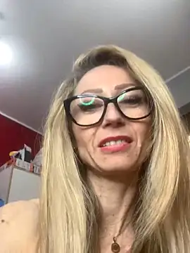 harleyejoker1 Live Webcam on Stripchat