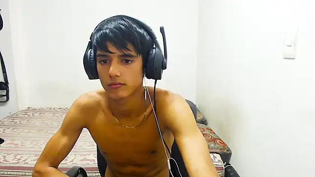 cris_curry (M twink) - show masturbation x5 minutes :)