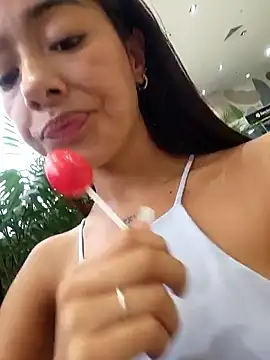 luciana_guerra (F young) - show pussy in the mall 🤠💦😈