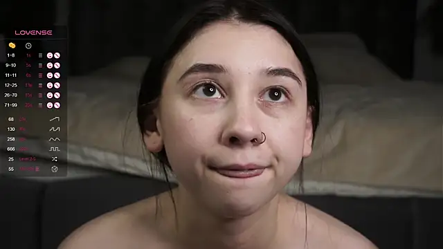 aislyembury (F teen) - put me in doggy and slap my ass