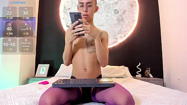 ethaancox (M twink) - dildo glass in my ass