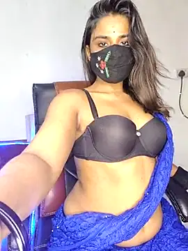 Webcam Model (Black-Pearll)  is live.Free join now!