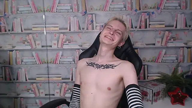 demianenglen (M twink) - CumShow + Eat it