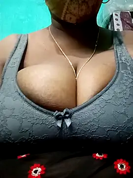 sx-juhi (F milf) - Boobs oil show