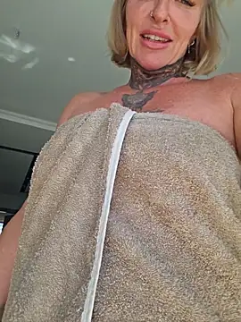 Meet Stripchat YourMommyBlair