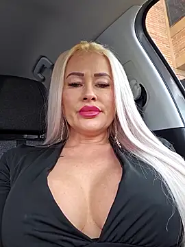 milfbarby (F milf) - Make me squirt in public place