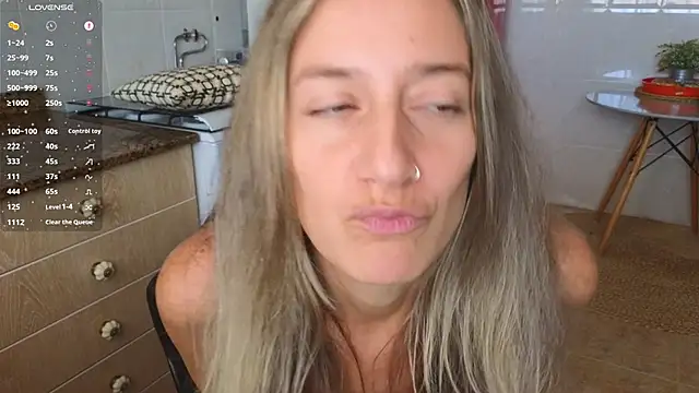 lunamix (F milf) - INTENSE ORGASM OF THE DAY. TIP 111