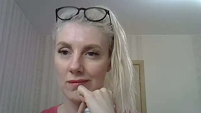 anna_shark77 - Anna_shark77's free webcam - UK Sex Cams