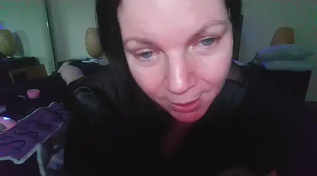 AussieGabrielle's Stripchat show and profile