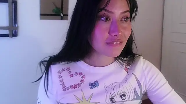 emilyswan04 - Emilyswan04's free webcam - UK Sex Cams