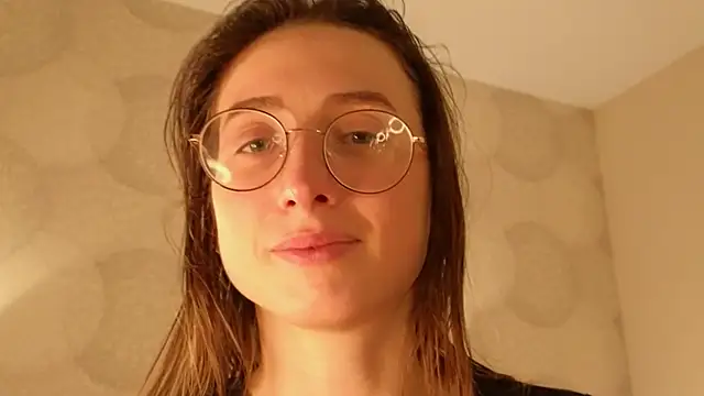 mia_nerdy webcam