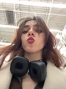 lily__belle (F teen) - rub pussy in supermarket around people