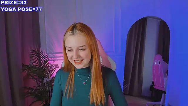 okimie (F teen) - spread legs on chair