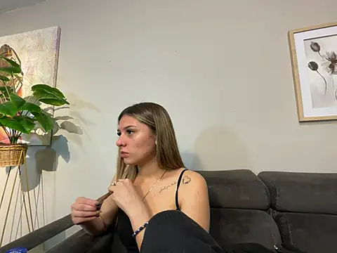 aliisonn_parker26 (F teen) - Show asshole + spank ass🔥